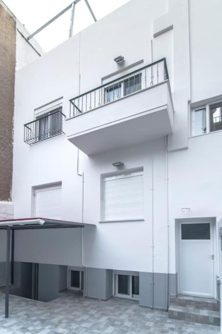 Downtown Rare And Modern Two Storey Building 아테네 외부 사진